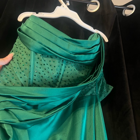 Green silk prom dress - Picture 2 of 2